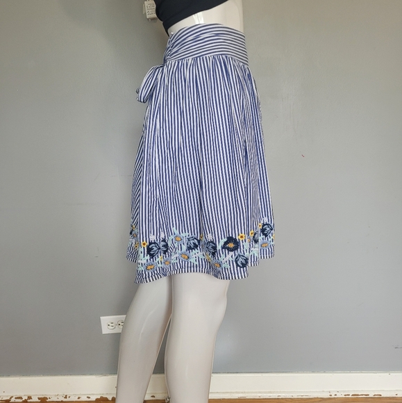 Naf Naf Embroidered and Beaded Mini Skirt, VGUC, Size 2 - Picture 2 of 10